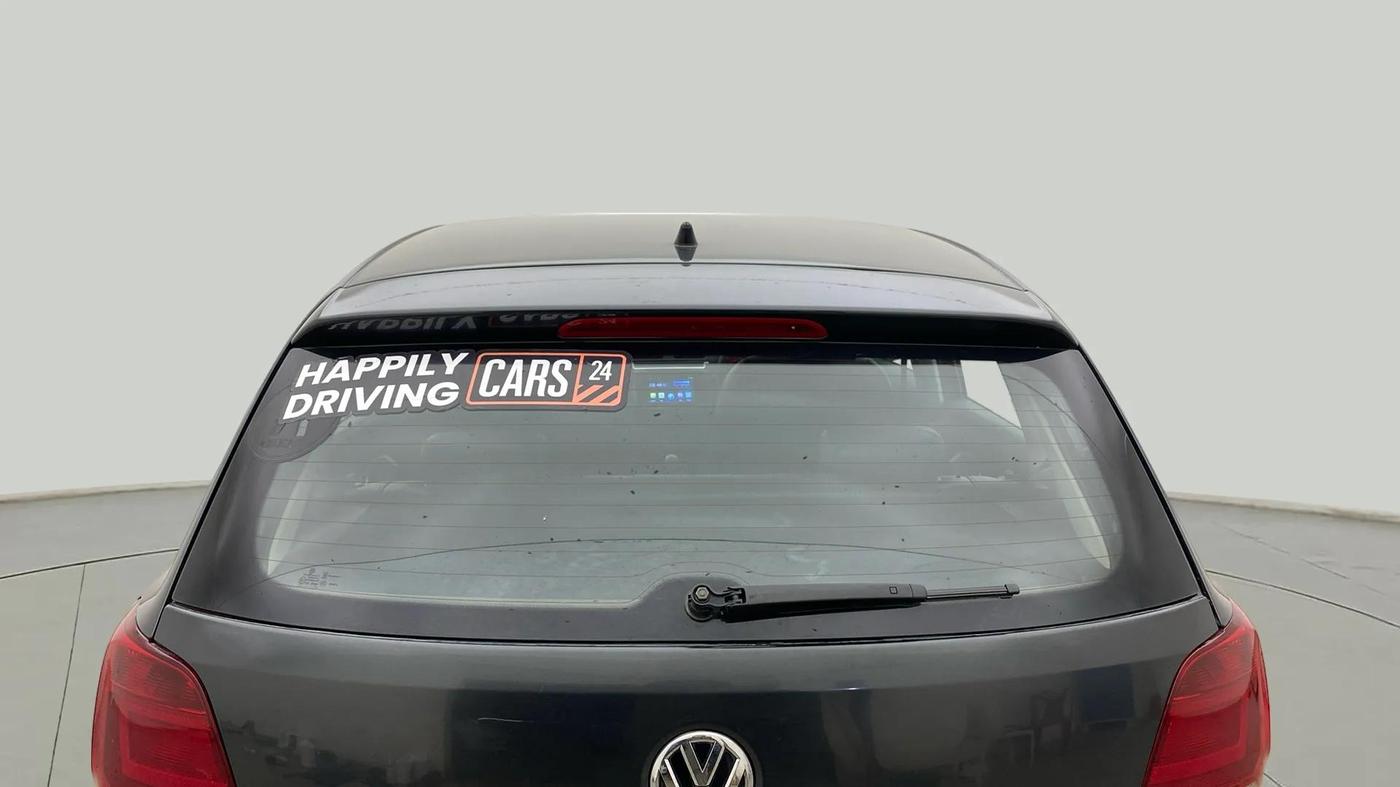 2015 Volkswagen Polo COMFORTLINE 1.2L, Petrol, Manual, 82,885 km, Rear Windshield