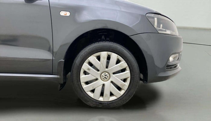 2015 Volkswagen Polo COMFORTLINE 1.2L, Petrol, Manual, 82,781 km, Right Front Wheel