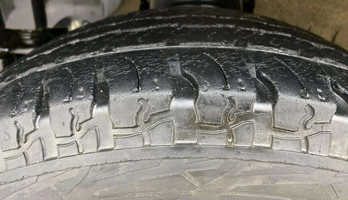 2022 Mahindra Thar LX PETROL HT 4WD AT, Petrol, Automatic, 40,026 km, Left Front Tyre Tread