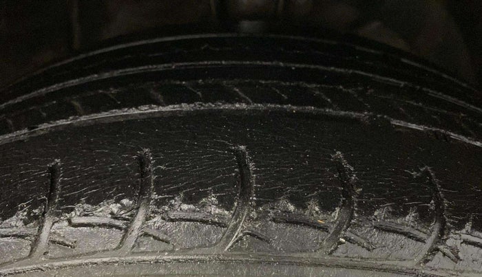 2019 Maruti Baleno DELTA PETROL 1.2, Petrol, Manual, 73,078 km, Right Front Tyre Tread