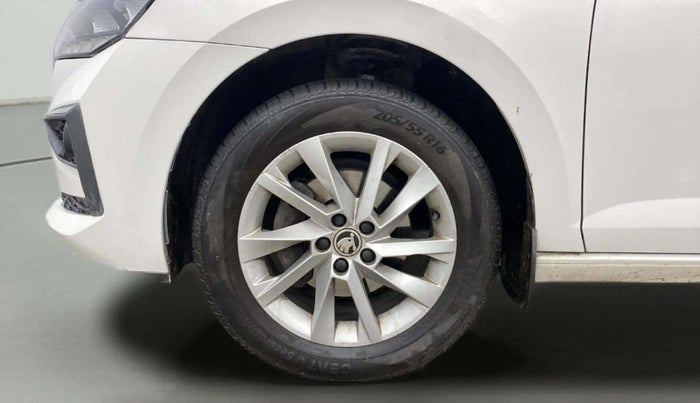 2022 Skoda SLAVIA AMBITION 1.0L TSI MT, Petrol, Manual, 28,776 km, Left Front Wheel