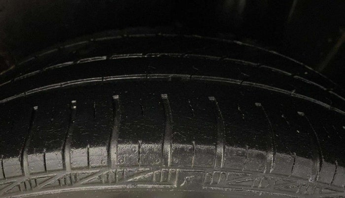 2015 Volkswagen Polo TRENDLINE 1.2L PETROL, Petrol, Manual, 82,329 km, Left Rear Tyre Tread