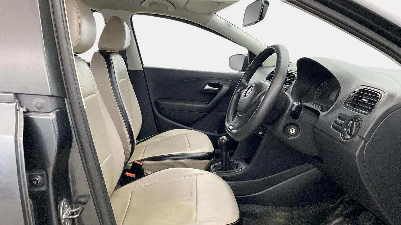 2015 Volkswagen Polo TRENDLINE 1.2L PETROL, Petrol, Manual, 82,437 km, Right Side Front Door Cabin