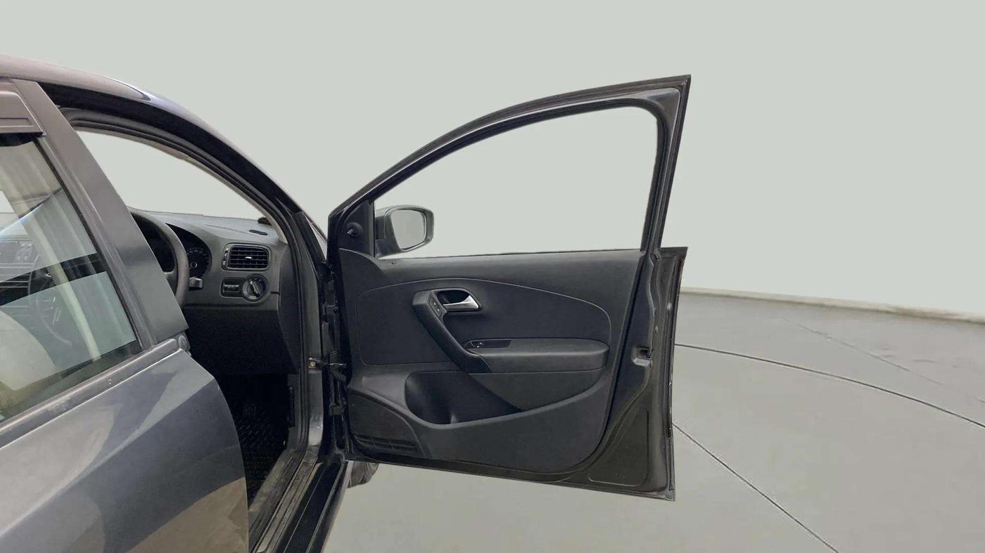 2015 Volkswagen Polo TRENDLINE 1.2L PETROL, Petrol, Manual, 82,437 km, RHS Front Door