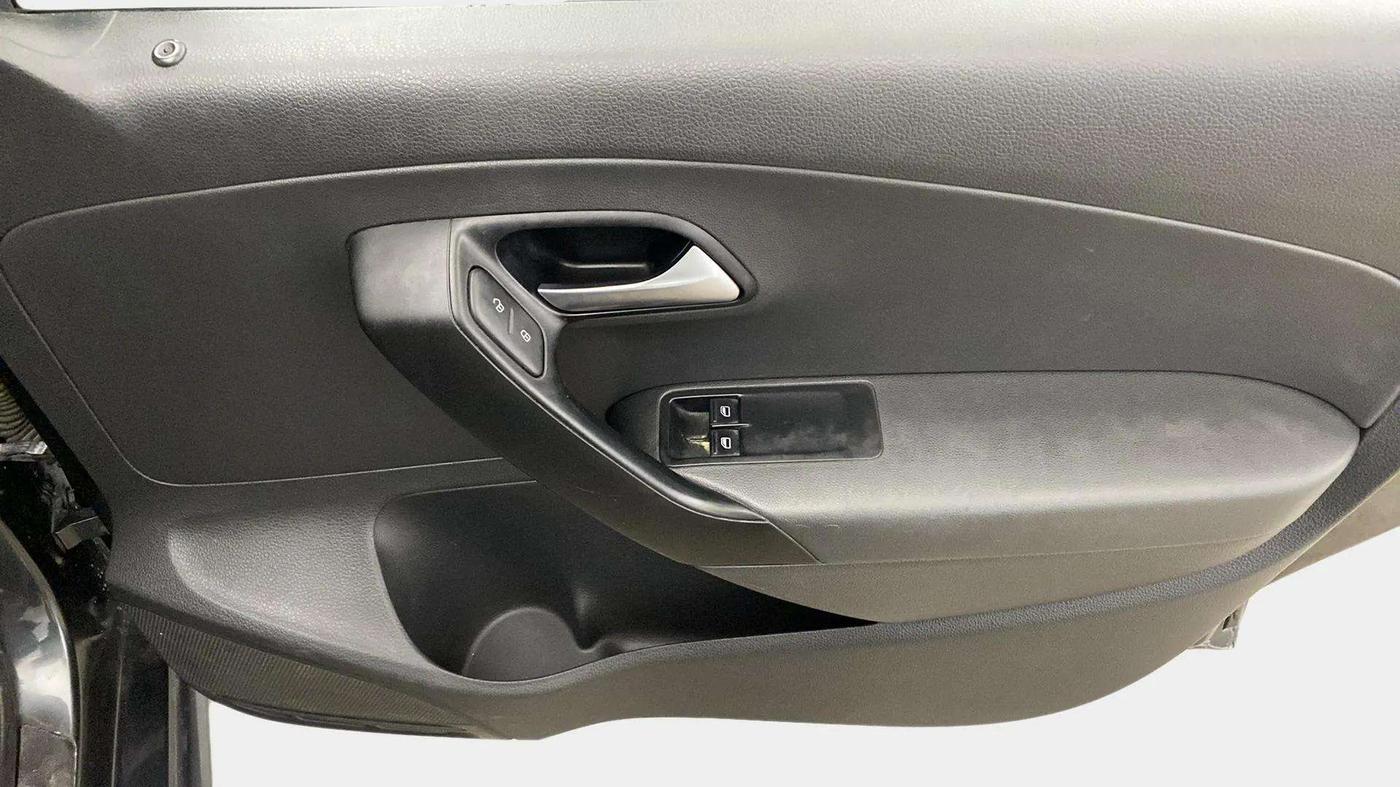 2015 Volkswagen Polo TRENDLINE 1.2L PETROL, Petrol, Manual, 82,437 km, Driver Side Door Panels Control