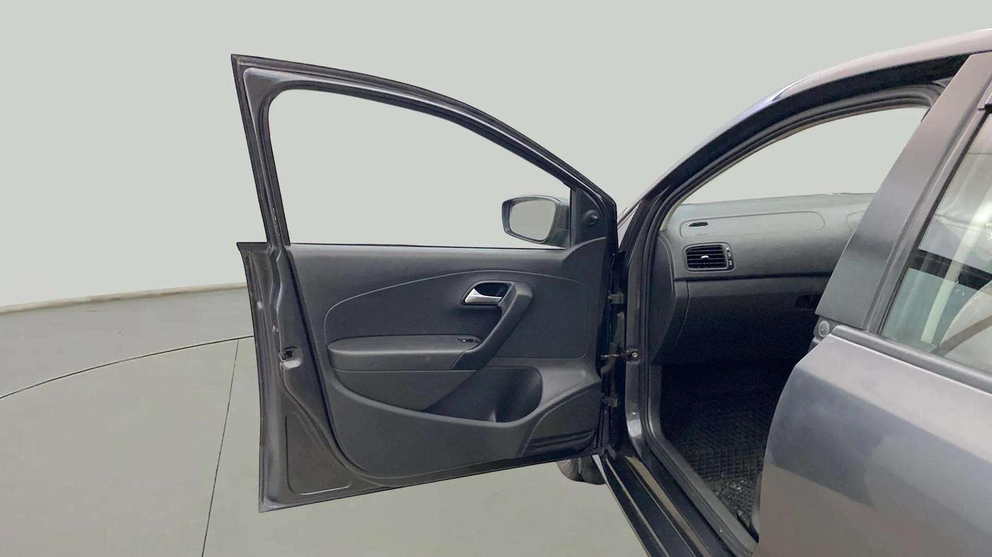 2015 Volkswagen Polo TRENDLINE 1.2L PETROL, Petrol, Manual, 82,437 km, LHS Front Door