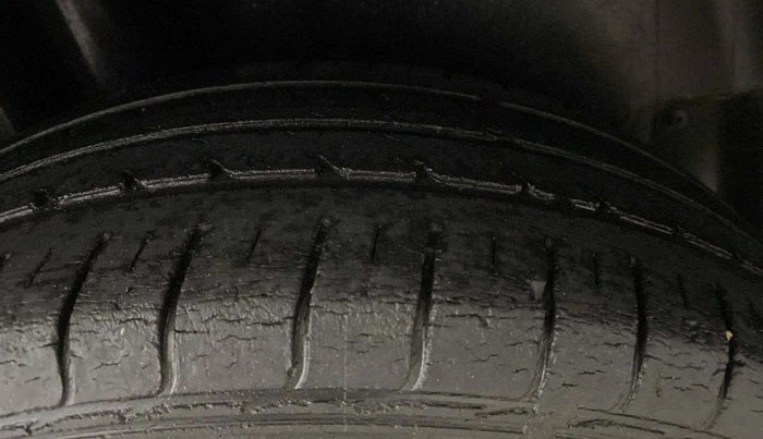 2015 Volkswagen Polo TRENDLINE 1.2L PETROL, Petrol, Manual, 82,329 km, Right Rear Tyre Tread