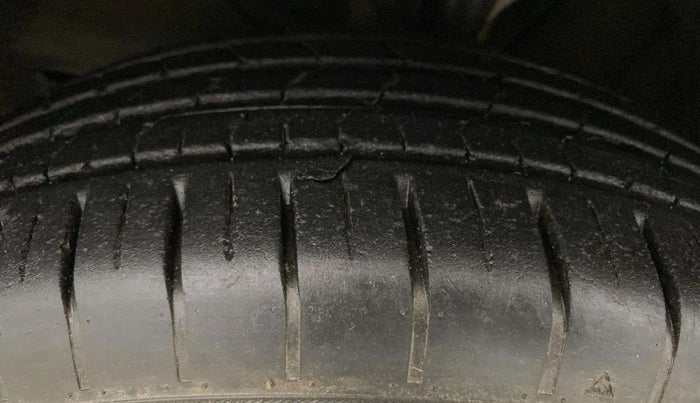 2023 Toyota Glanza E, Petrol, Manual, 10,988 km, Left Front Tyre Tread