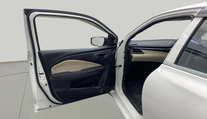 2023 Toyota Glanza E, Petrol, Manual, 10,988 km, LHS Front Door