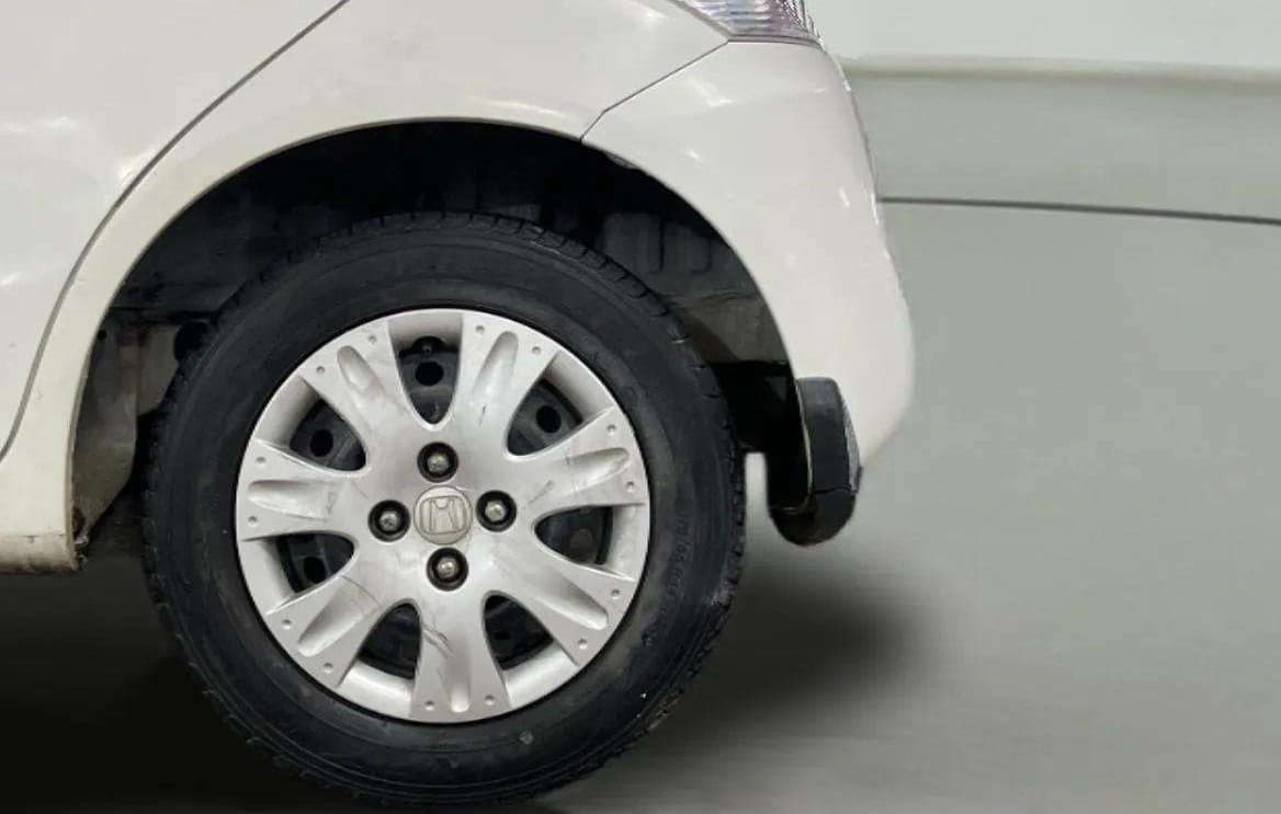 2015 Honda Brio S MT, Petrol, Manual, 25,389 km, Left Rear Wheel