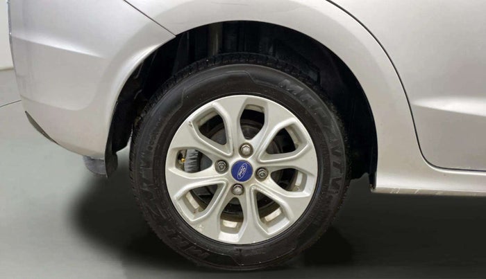 2015 Ford Figo Aspire TITANIUM 1.5 PETROL AT, Petrol, Automatic, 30,833 km, Right Rear Wheel