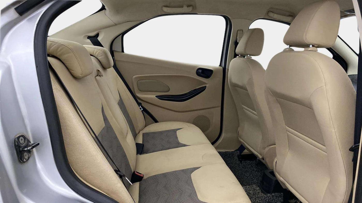 2015 Ford Figo Aspire TITANIUM 1.5 PETROL AT, Petrol, Automatic, 30,833 km, Right Side Rear Door Cabin
