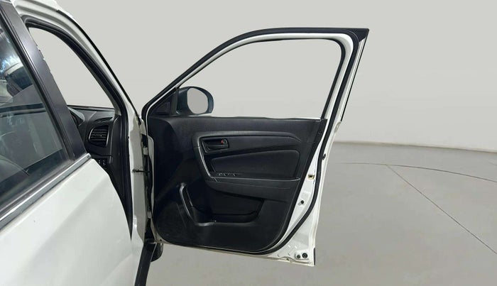 2020 Maruti Vitara Brezza VXI, Petrol, Manual, 46,146 km, RHS Front Door