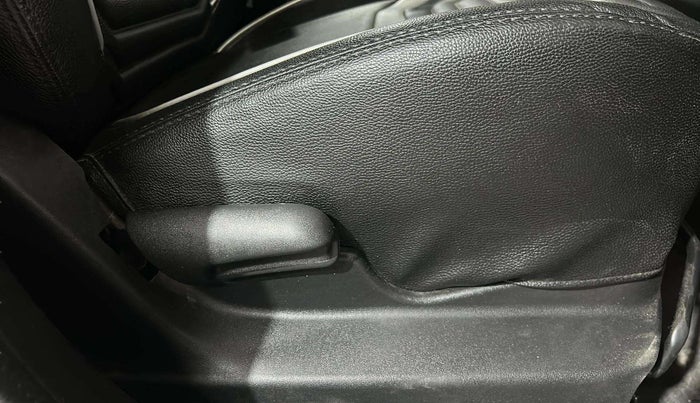 2020 Maruti Vitara Brezza VXI, Petrol, Manual, 46,146 km, Driver Side Adjustment Panel