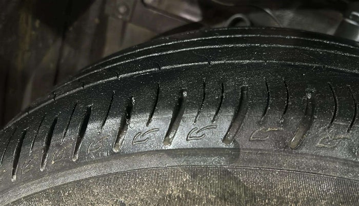 2020 Maruti Vitara Brezza VXI, Petrol, Manual, 46,146 km, Left Front Tyre Tread