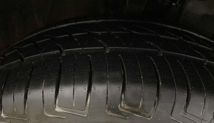 2019 Hyundai Elite i20 MAGNA PLUS 1.2, Petrol, Manual, 58,589 km, Right Front Tyre Tread