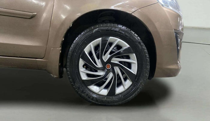 2013 Maruti Ertiga VXI CNG, CNG, Manual, 94,795 km, Right Front Wheel
