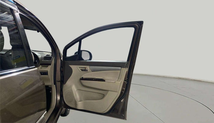 2013 Maruti Ertiga VXI CNG, CNG, Manual, 94,795 km, RHS Front Door