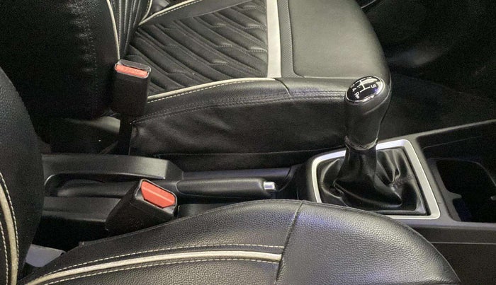 2018 Maruti Swift VXI, CNG, Manual, 66,425 km, Gear Lever