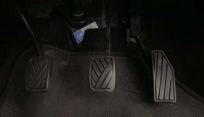 2018 Maruti Swift VXI, CNG, Manual, 66,425 km, Pedals