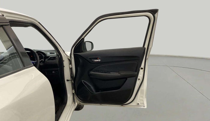 2018 Maruti Swift VXI, CNG, Manual, 66,425 km, RHS Front Door