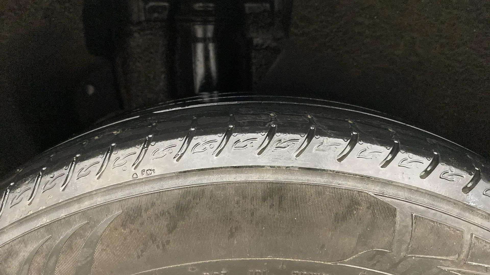 RHS-Rear-Tyre-Tread-19
