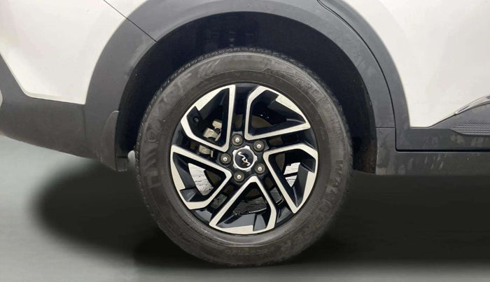 2022 KIA CARENS PRESTIGE PLUS 1.4 PETROL 7 STR, Petrol, Manual, 38,325 km, Right Rear Wheel