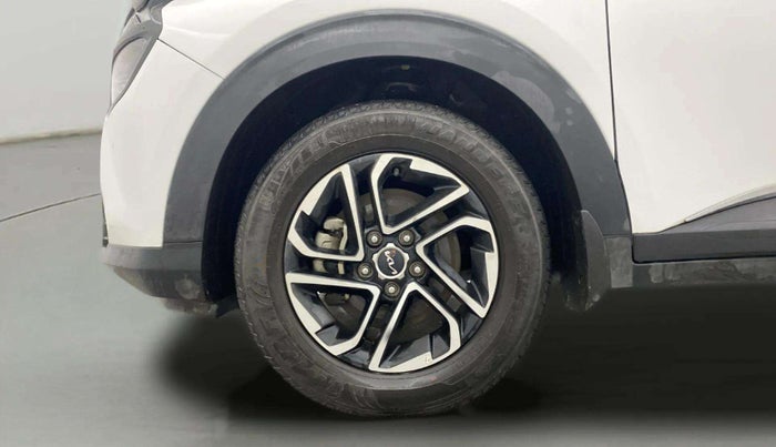 2022 KIA CARENS PRESTIGE PLUS 1.4 PETROL 7 STR, Petrol, Manual, 38,325 km, Left Front Wheel