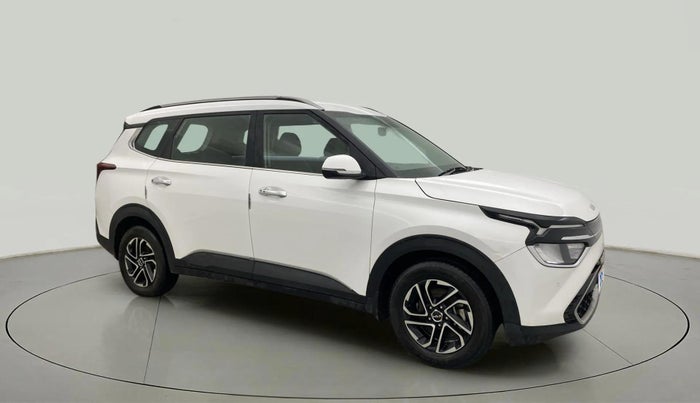 2022 KIA CARENS PRESTIGE PLUS 1.4 PETROL 7 STR, Petrol, Manual, 38,325 km, Right Front Diagonal