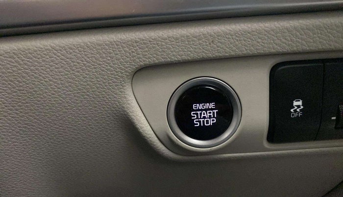 2022 KIA CARENS PRESTIGE PLUS 1.4 PETROL 7 STR, Petrol, Manual, 38,325 km, Keyless Start/ Stop Button