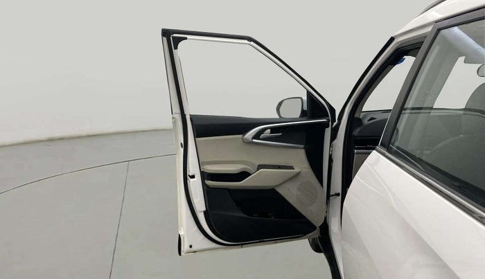 2022 KIA CARENS PRESTIGE PLUS 1.4 PETROL 7 STR, Petrol, Manual, 38,325 km, LHS Front Door