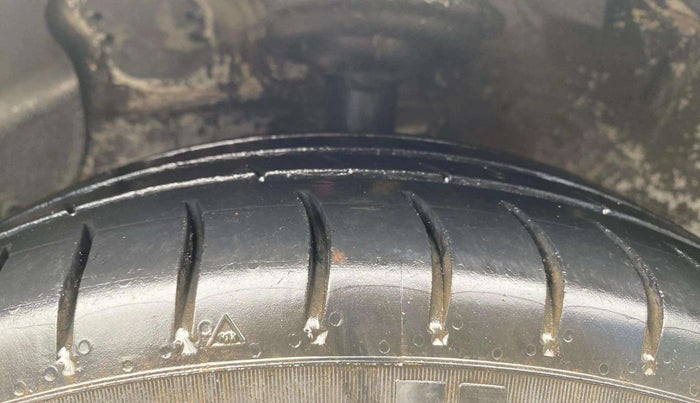 2014 Hyundai Xcent BASE 1.2, Petrol, Manual, 93,514 km, Left Front Tyre Tread