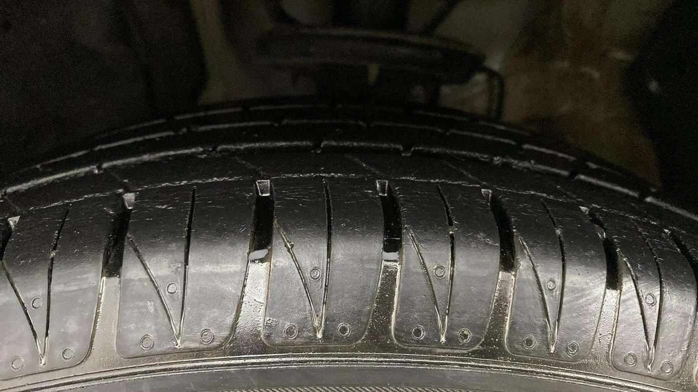 2022 MG ASTOR STYLE 1.5 MT, Petrol, Manual, 13,201 km, Left Front Tyre Tread