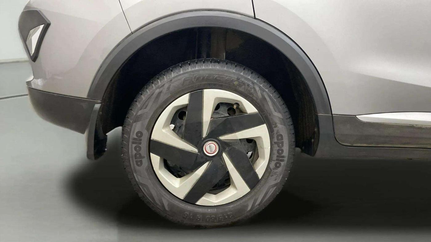 2022 MG ASTOR STYLE 1.5 MT, Petrol, Manual, 13,201 km, Right Rear Wheel