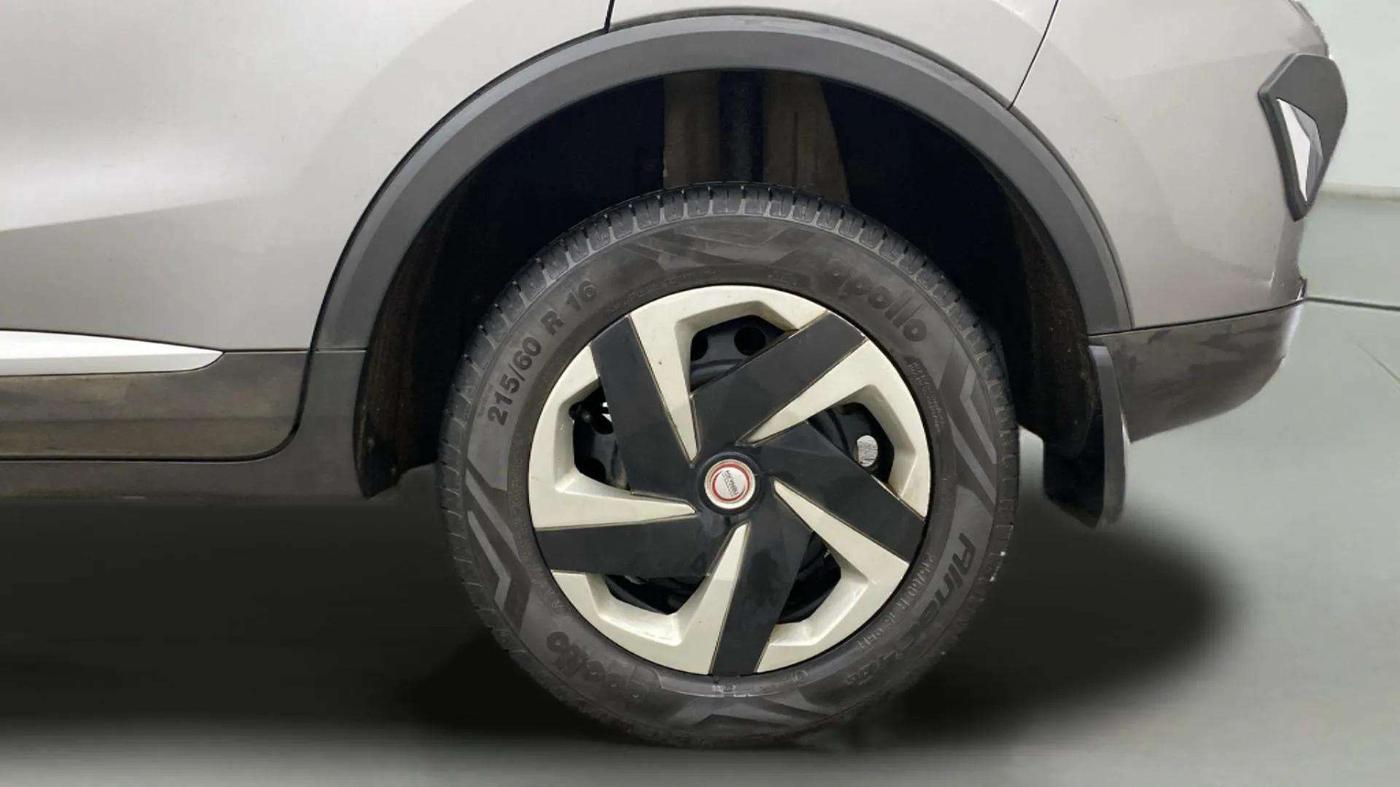 2022 MG ASTOR STYLE 1.5 MT, Petrol, Manual, 13,201 km, Left Rear Wheel