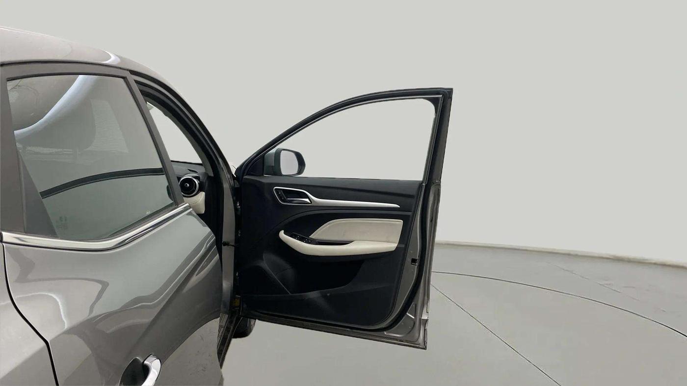 2022 MG ASTOR STYLE 1.5 MT, Petrol, Manual, 13,201 km, RHS Front Door