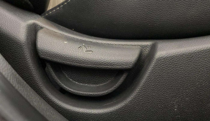 2018 Hyundai Grand i10 SPORTZ 1.2 KAPPA VTVT, Petrol, Manual, 51,484 km, Driver Side Adjustment Panel
