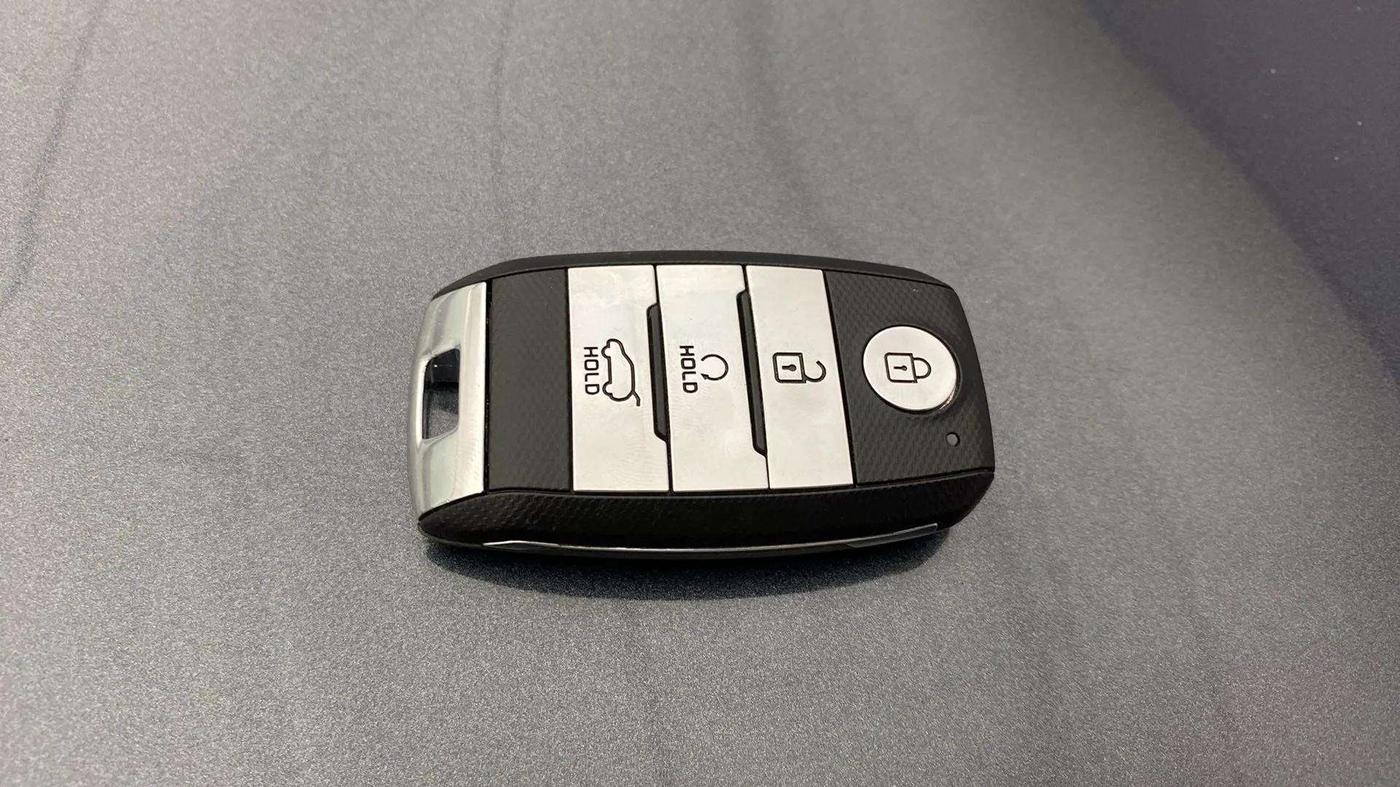 2022 KIA SONET HTK PLUS 1.0 IMT, Petrol, Manual, 6,981 km, Key Close Up