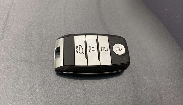 2022 KIA SONET HTK PLUS 1.0 IMT, Petrol, Manual, 6,921 km, Key Close Up