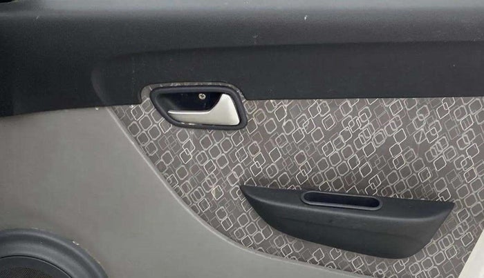 2017 Maruti Alto 800 LXI, Petrol, Manual, 78,814 km, Driver Side Door Panels Control