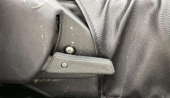 2017 Maruti Alto 800 LXI, Petrol, Manual, 78,814 km, Driver Side Adjustment Panel