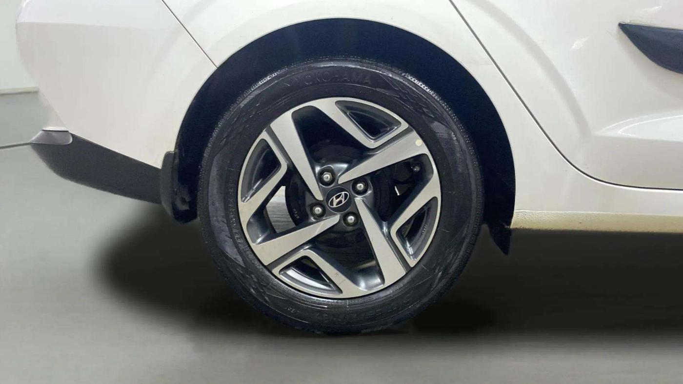 2020 Hyundai AURA SX PLUS 1.2 AMT, Petrol, Automatic, 72,200 km, Right Rear Wheel