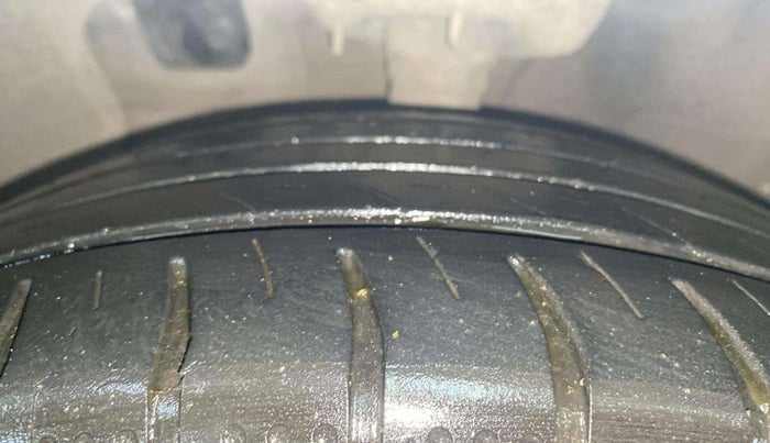 2020 Hyundai AURA SX PLUS 1.2 AMT, Petrol, Automatic, 72,147 km, Left Front Tyre Tread