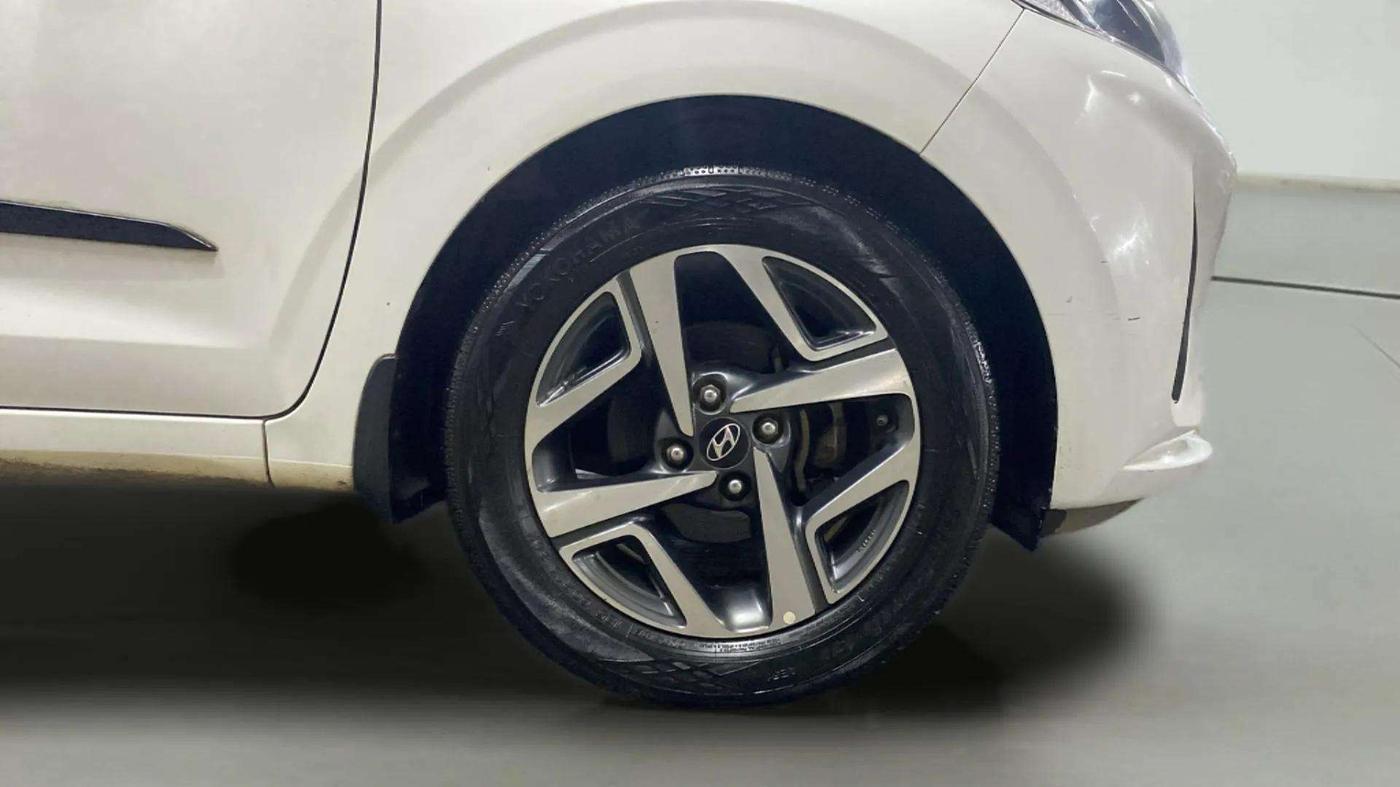 2020 Hyundai AURA SX PLUS 1.2 AMT, Petrol, Automatic, 72,200 km, Right Front Wheel