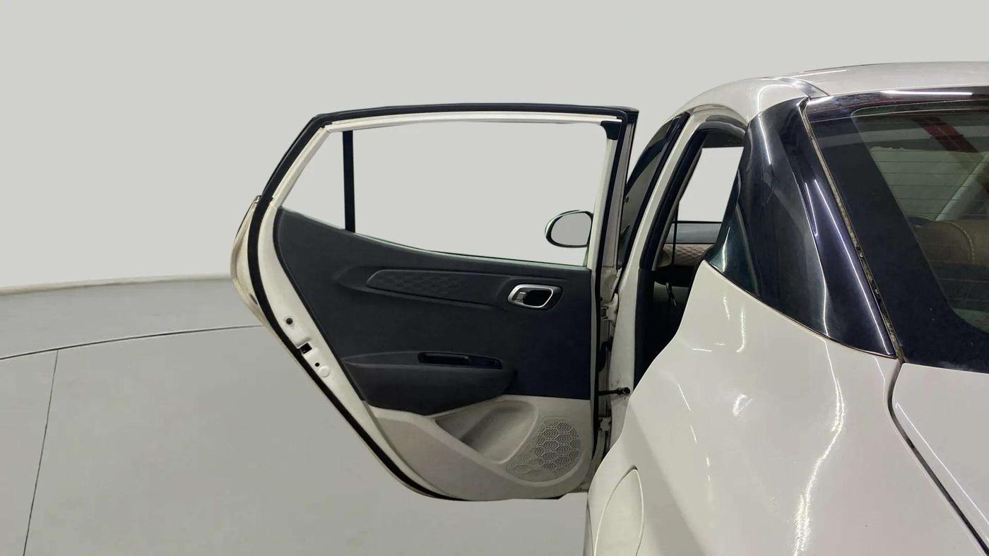 2020 Hyundai AURA SX PLUS 1.2 AMT, Petrol, Automatic, 72,200 km, LHS Rear Door