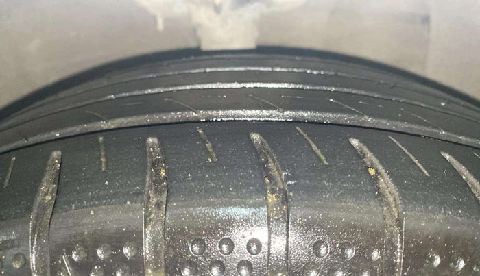 2020 Hyundai AURA SX PLUS 1.2 AMT, Petrol, Automatic, 72,147 km, Right Front Tyre Tread