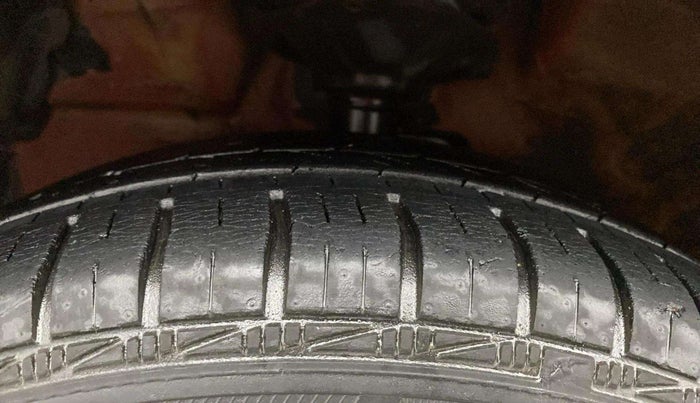2014 Maruti Celerio VXI AMT, Petrol, Automatic, 71,631 km, Left Front Tyre Tread