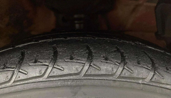 2014 Maruti Celerio VXI AMT, Petrol, Automatic, 71,631 km, Right Front Tyre Tread