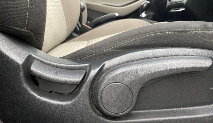 2018 Hyundai Elite i20 ASTA 1.2 (O), Petrol, Manual, 38,095 km, Driver Side Adjustment Panel