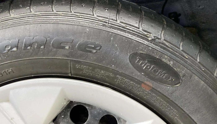 2021 Hyundai VENUE S 1.2, Petrol, Manual, 33,141 km, Left Rear Tyre Tread